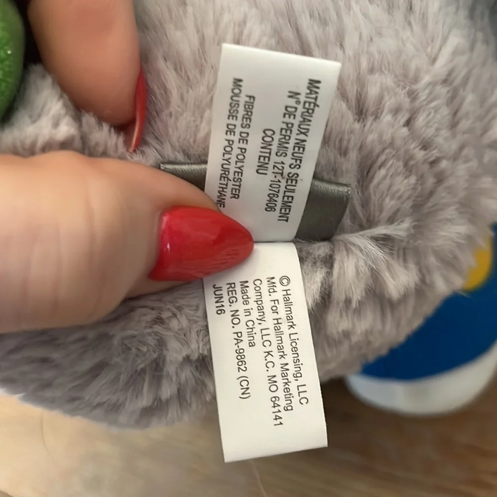 Hallmark Booty-Shakin’ Duck Plush Sings Dances “Shake Your Booty” 2016